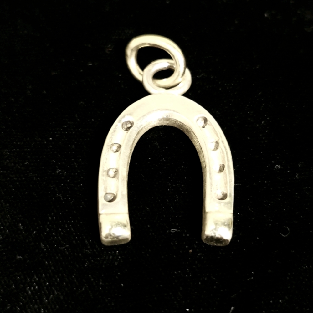 STERLING HORSESHOE PENDENT